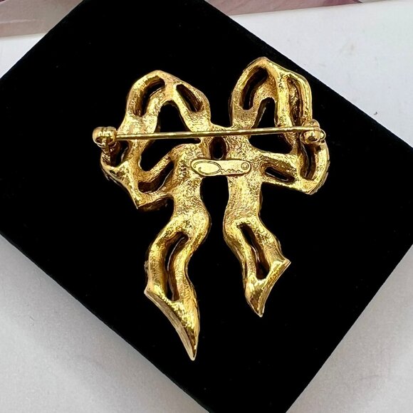 Oscar de la Renta Gold Marcasite Bow Brooch - Picture 4 of 5